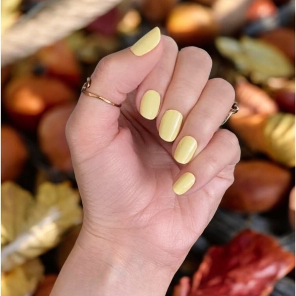 Color Street - Belgium Buttercup with Fern accent